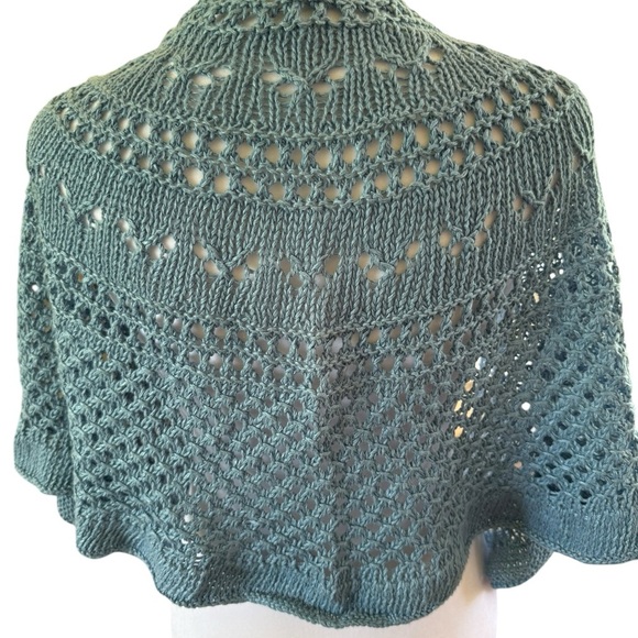 Women's Open handmade Crocheted Shawl in Blue EUC 52.5 l x 20” w - Picture 4 of 5